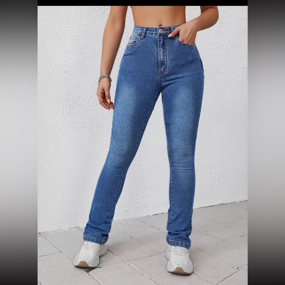 Shein EZwear medium wash flare leg star shape jeans Revolve look alike - Picture 2 of 8